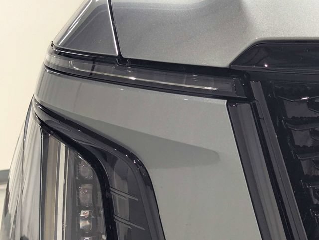 Used 2025 Cadillac Escalade Sport w/ LPO, ONYX Package RWD image 34