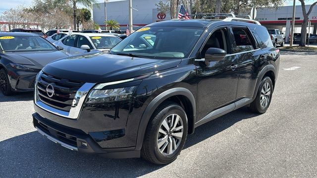Used 2023 Nissan Pathfinder SL image 3