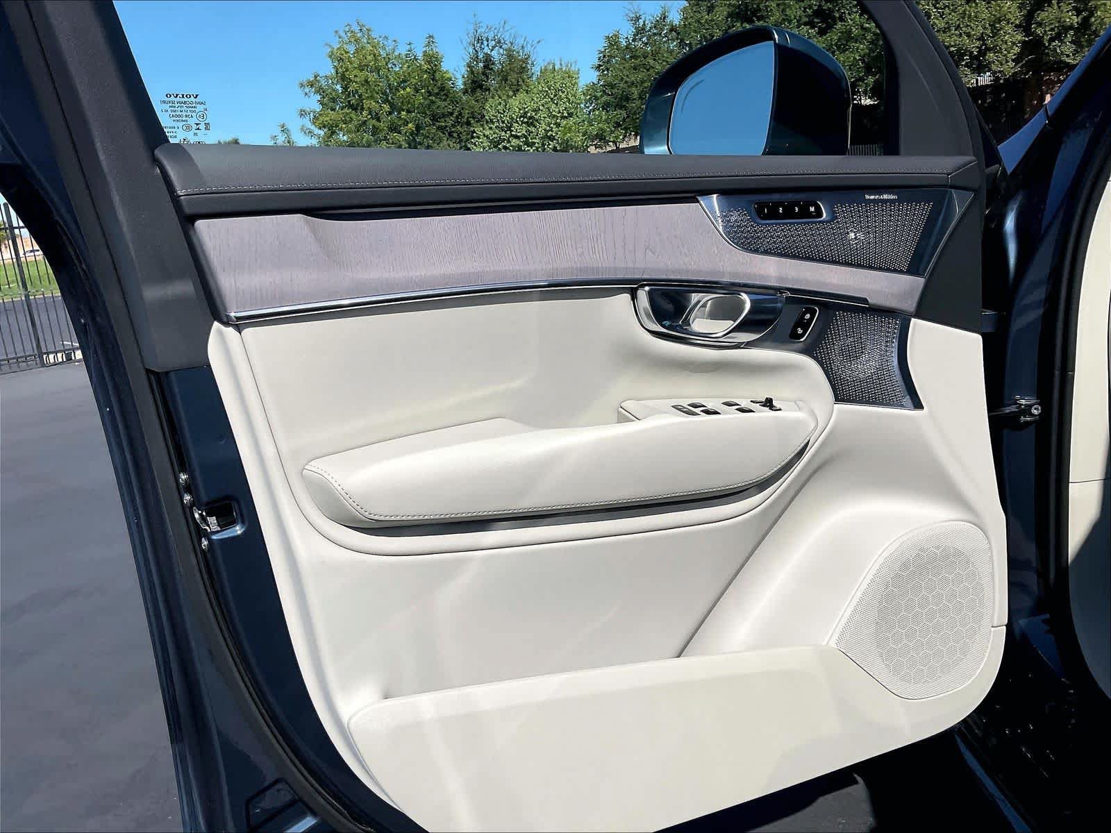 New 2027 Volvo XC90 T8 Ultra AWD/4WD image 24
