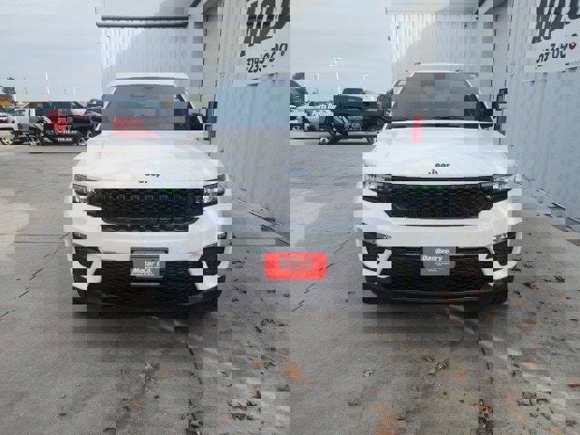 New 2025 Jeep Grand Cherokee Limited image 8