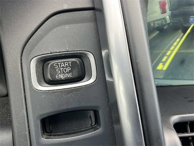 Used 2016 Volvo XC60 T6 Platinum image 34