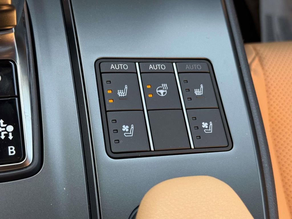 Used 2026 Lexus UX 300h AWD w/ Accessory Package (Z1) image 24