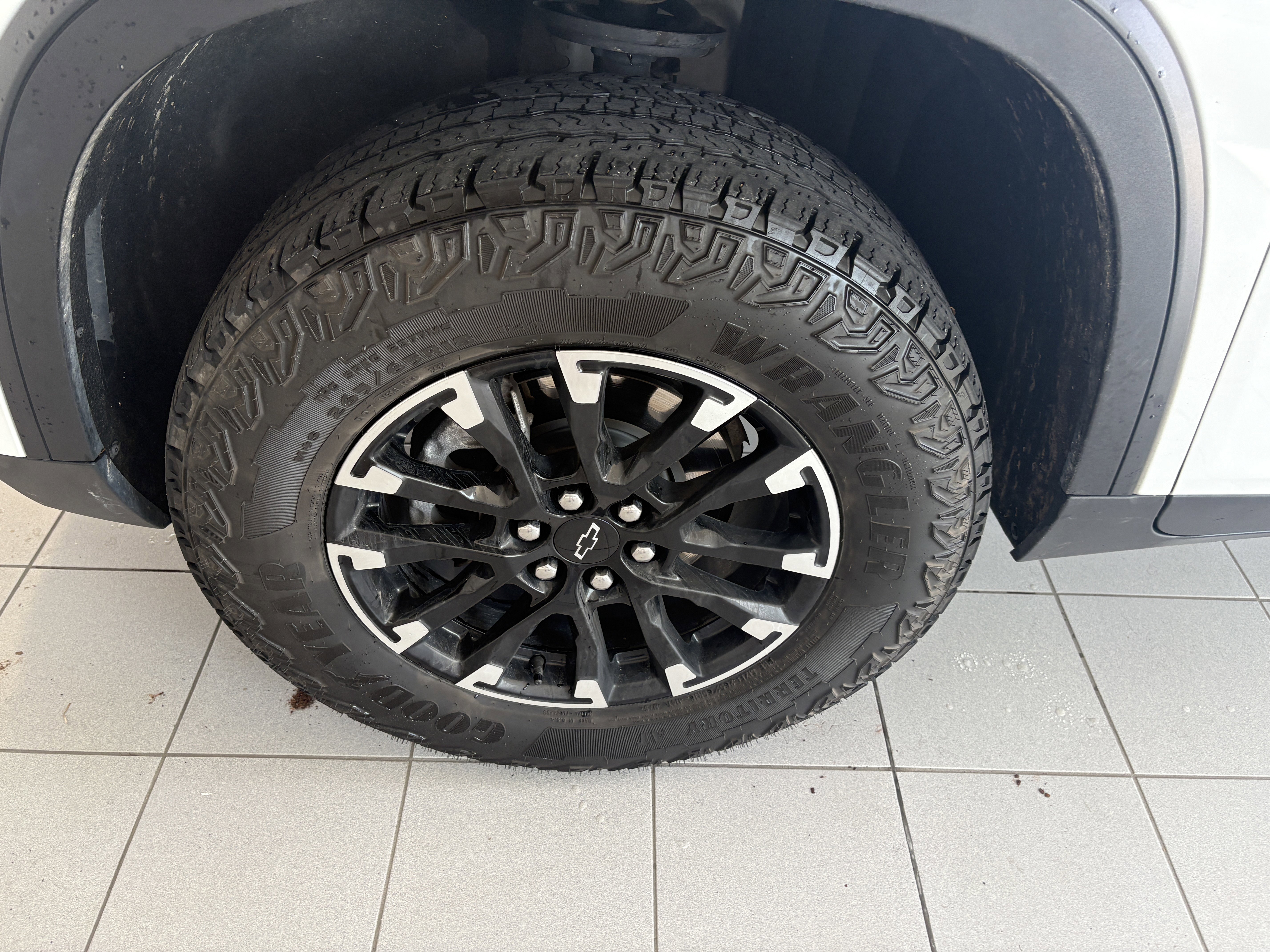 Used 2024 Chevrolet Traverse Z71 AWD/4WD image 11
