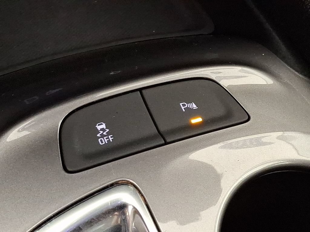 Used 2024 Chevrolet Malibu RS FWD image 24