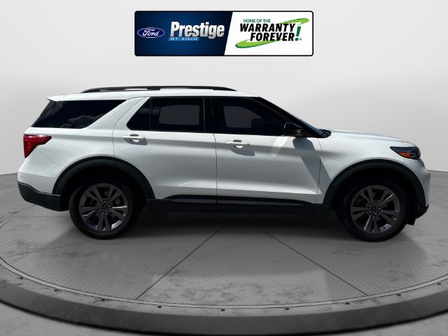 Certified 2022 Ford Explorer XLT w/ Equipment Group 202A RWD image 3