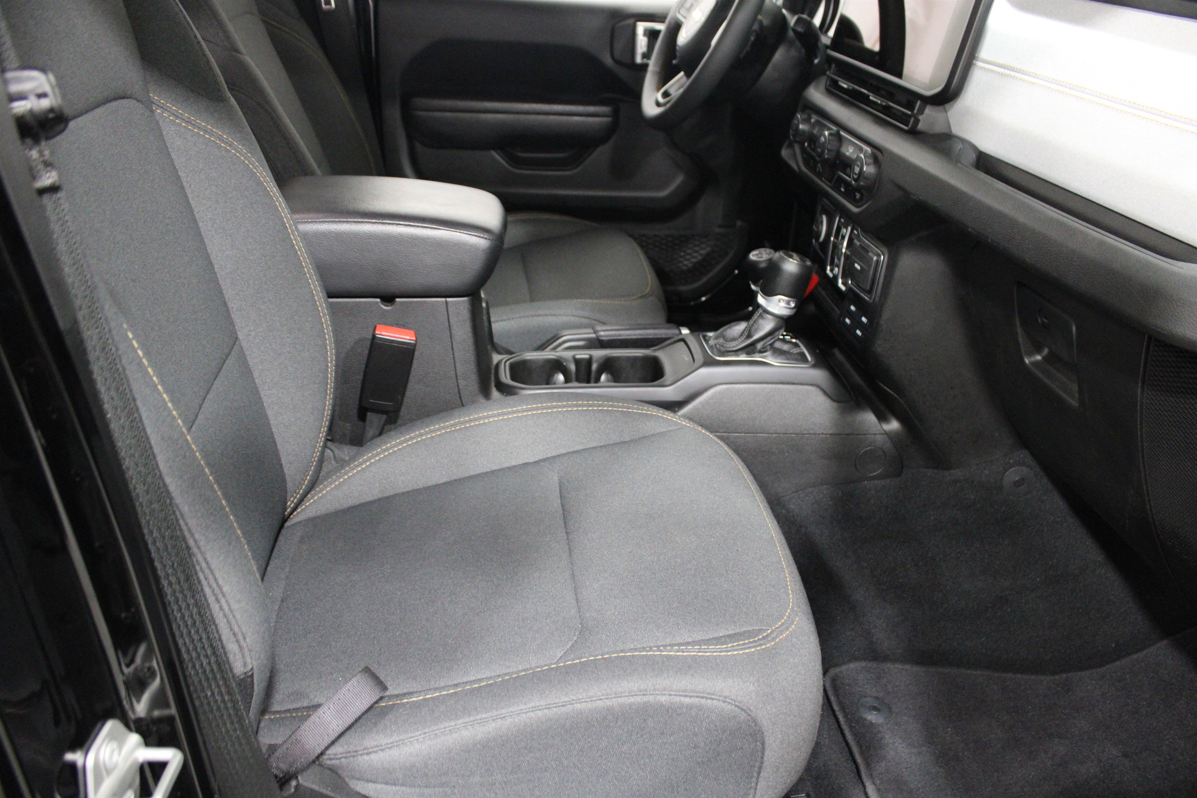 Used 2024 Jeep Wrangler Unlimited image 25