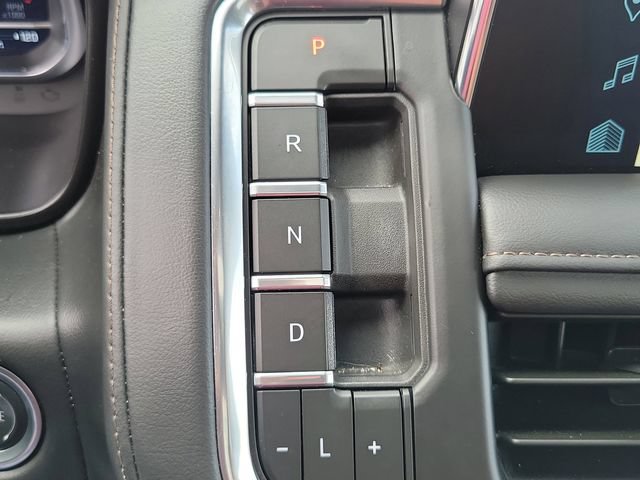 Used 2024 Chevrolet Suburban High Country AWD/4WD image 36