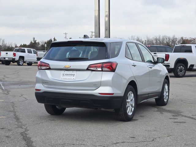 Used 2022 Chevrolet Equinox LS w/ LPO, Floor Liner Package image 7