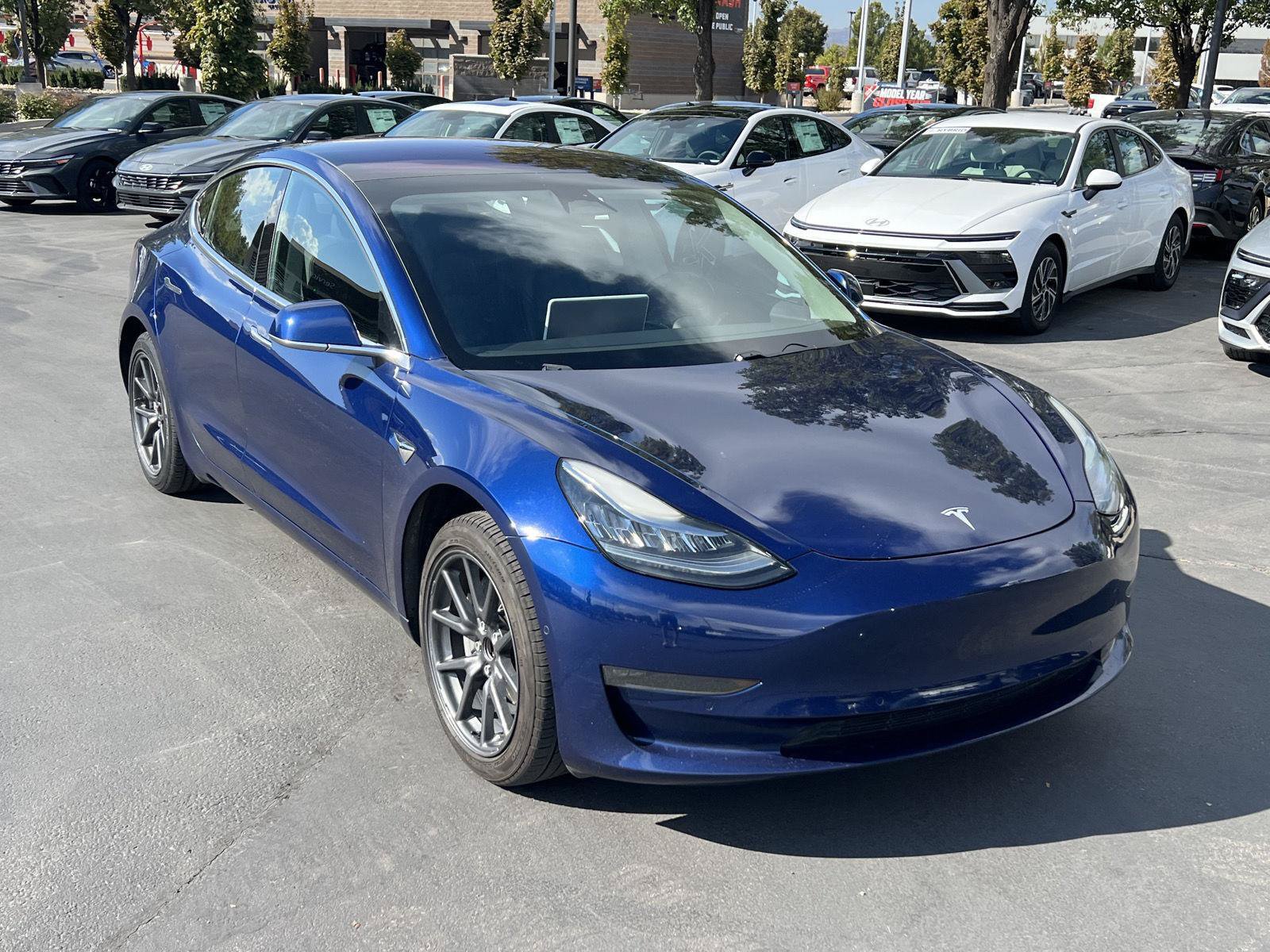 Used 2018 Tesla Model 3 Long Range RWD image 14