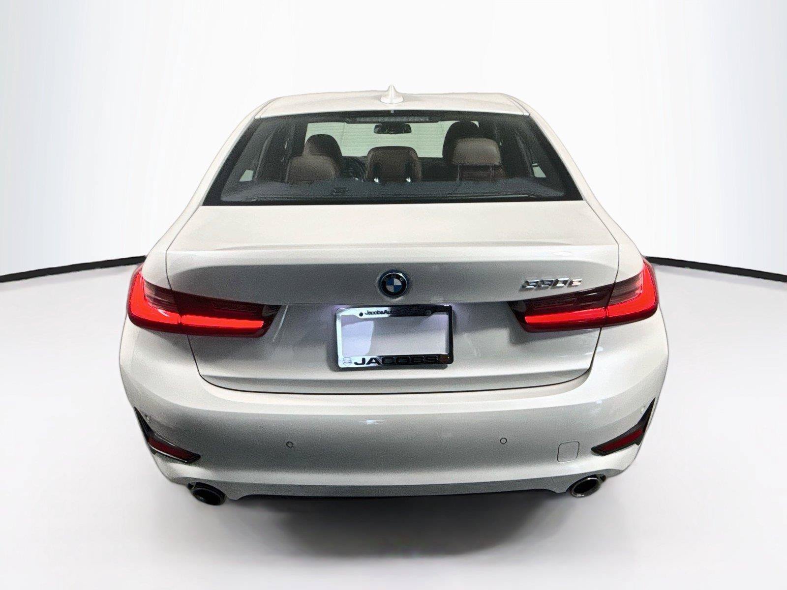 Used 2022 BMW 330e w/ Driving Assistance Package RWD image 4
