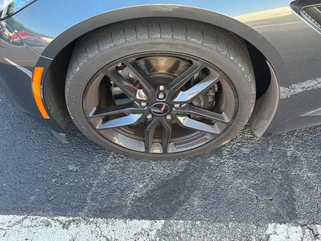 Used 2017 Chevrolet Corvette Stingray Coupe w/ Carbon Flash Badge Package RWD image 4