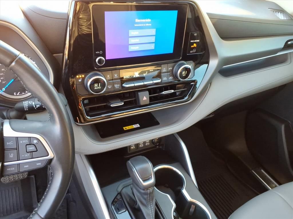 Used 2023 Toyota Highlander XLE image 35