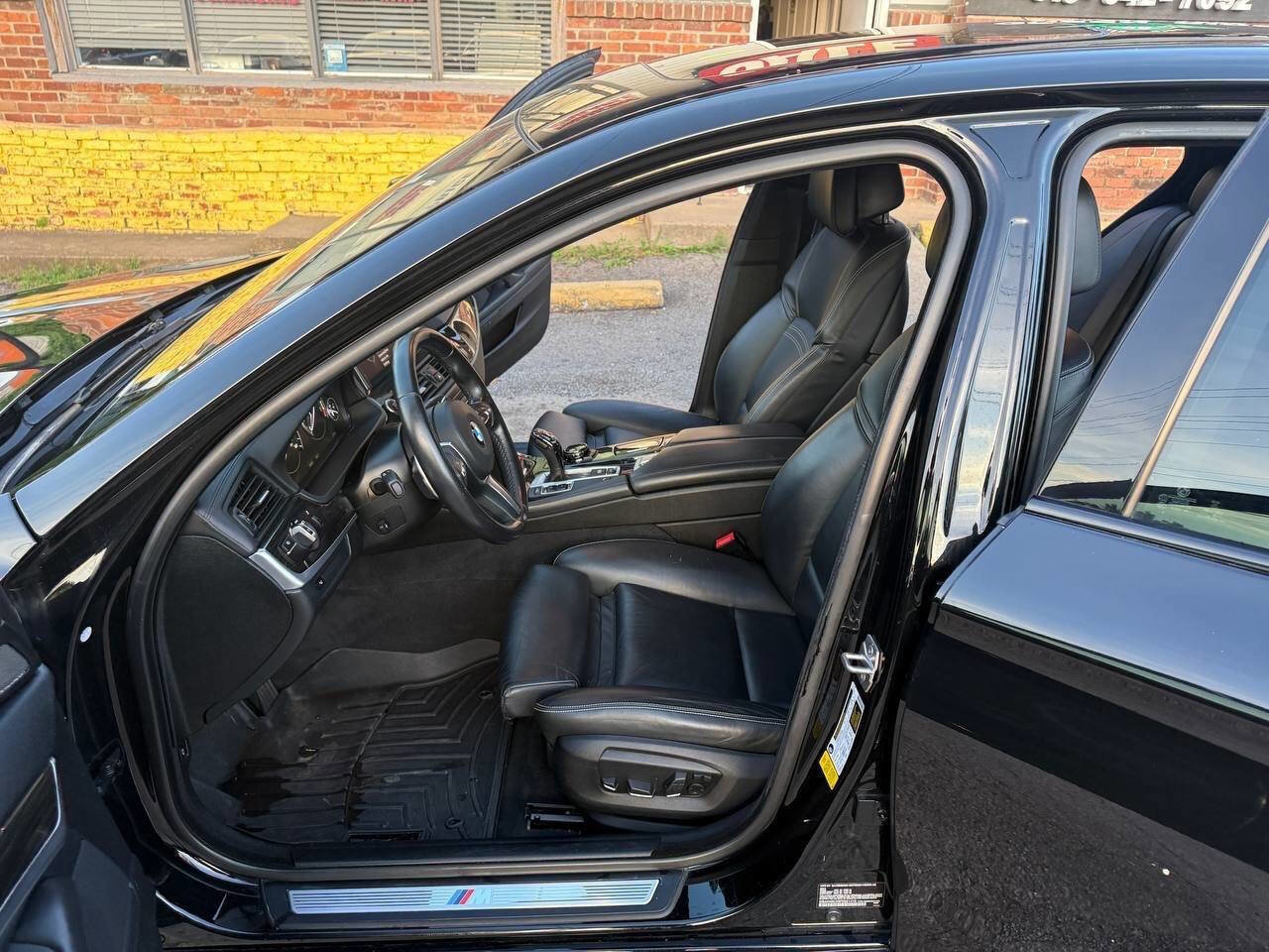 Used 2015 BMW 550i Sedan RWD image 11