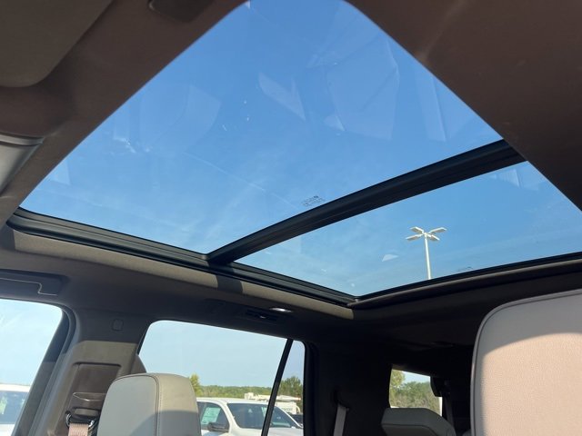 Used 2021 GMC Yukon SLT w/ SLT Premium Package image 36