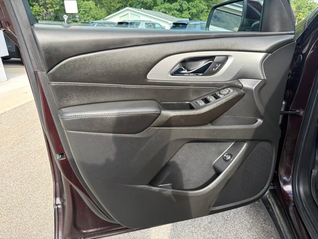 Used 2023 Chevrolet Traverse LT FWD image 21