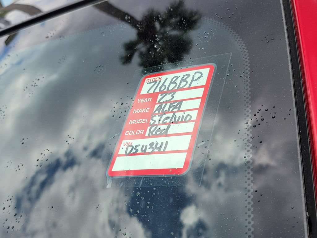 Used 2023 Alfa Romeo Stelvio Veloce AWD/4WD image 35