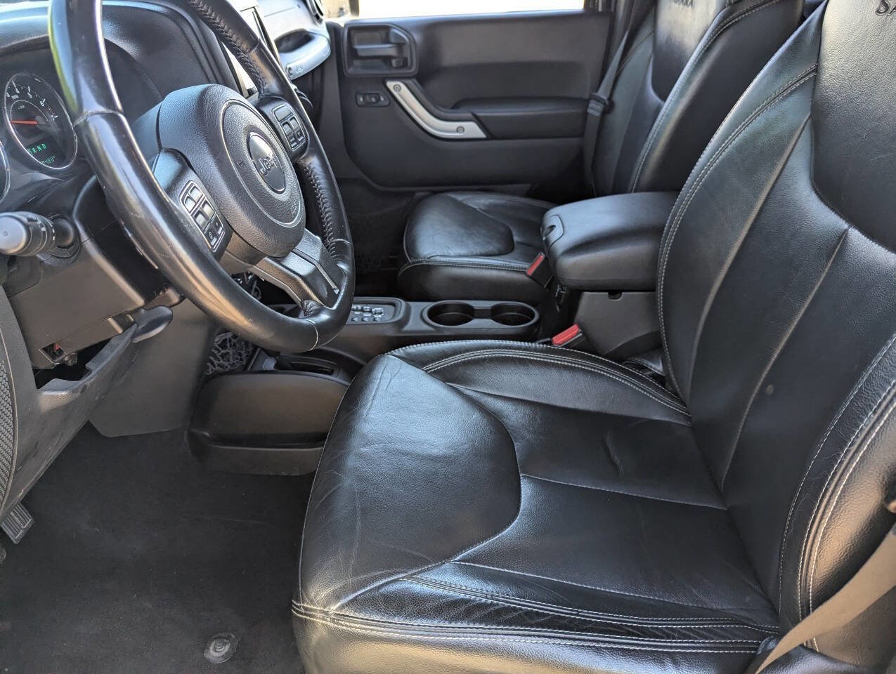Used 2016 Jeep Wrangler Unlimited Sahara w/ Connectivity Group image 25