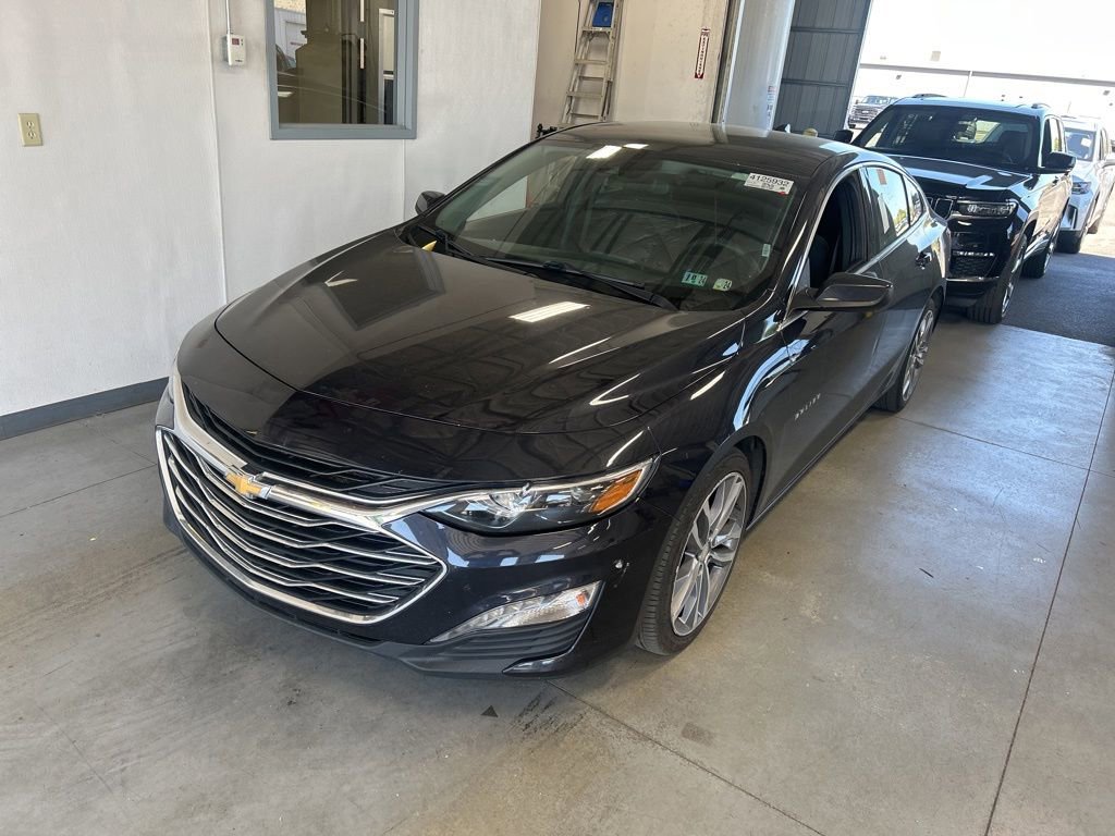 Used 2023 Chevrolet Malibu LT FWD image 2
