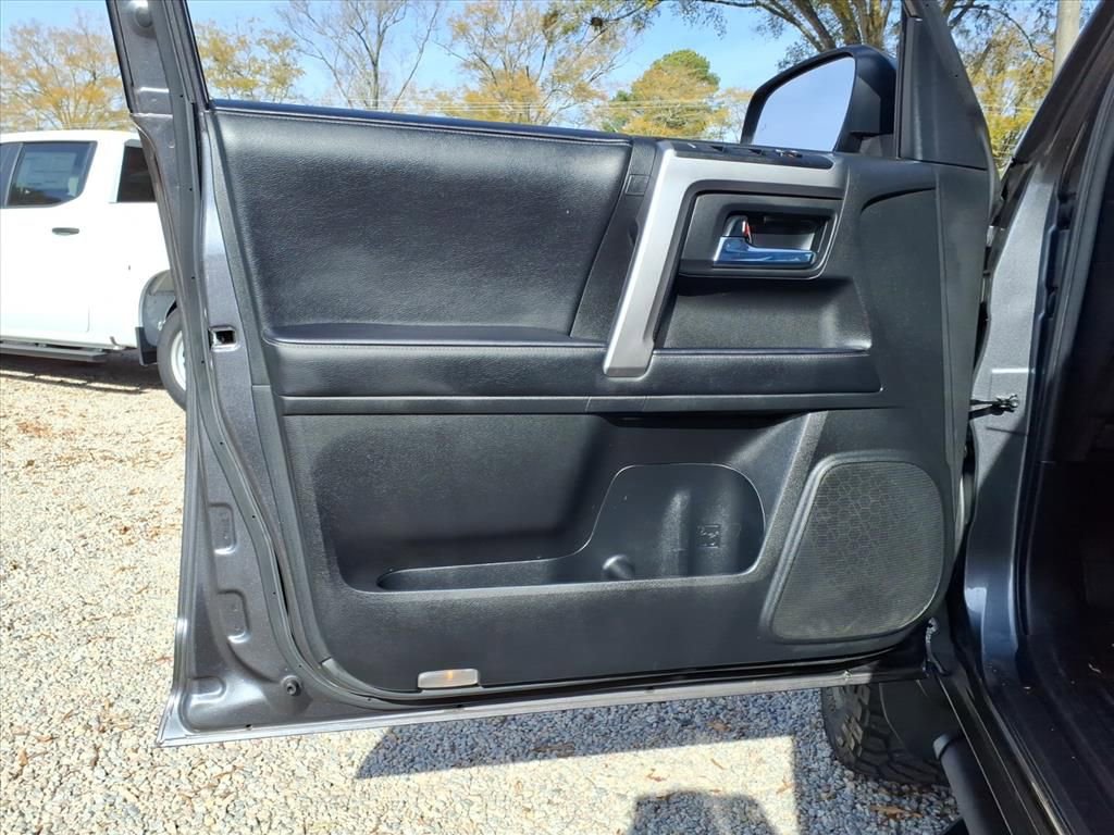 Used 2022 Toyota 4Runner SR5 Premium image 14