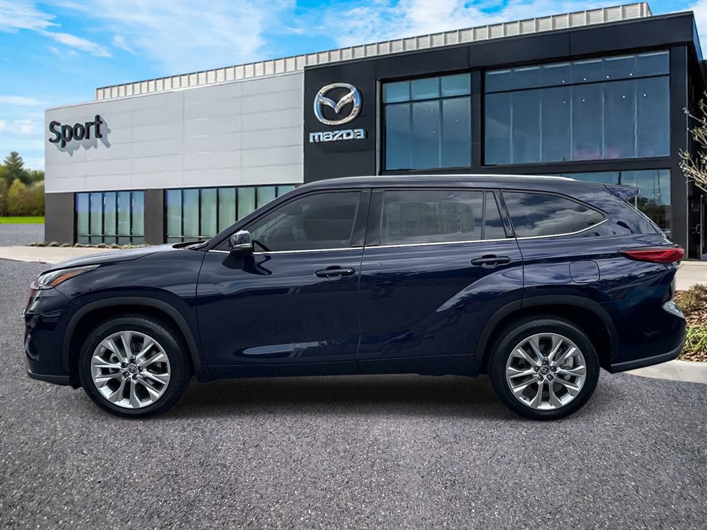 Used 2022 Toyota Highlander Limited FWD image 6