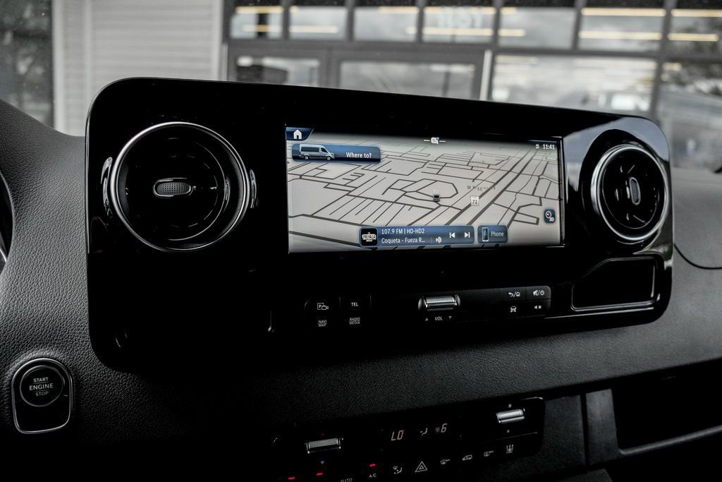 Used 2025 Mercedes-Benz Sprinter 2500 image 18