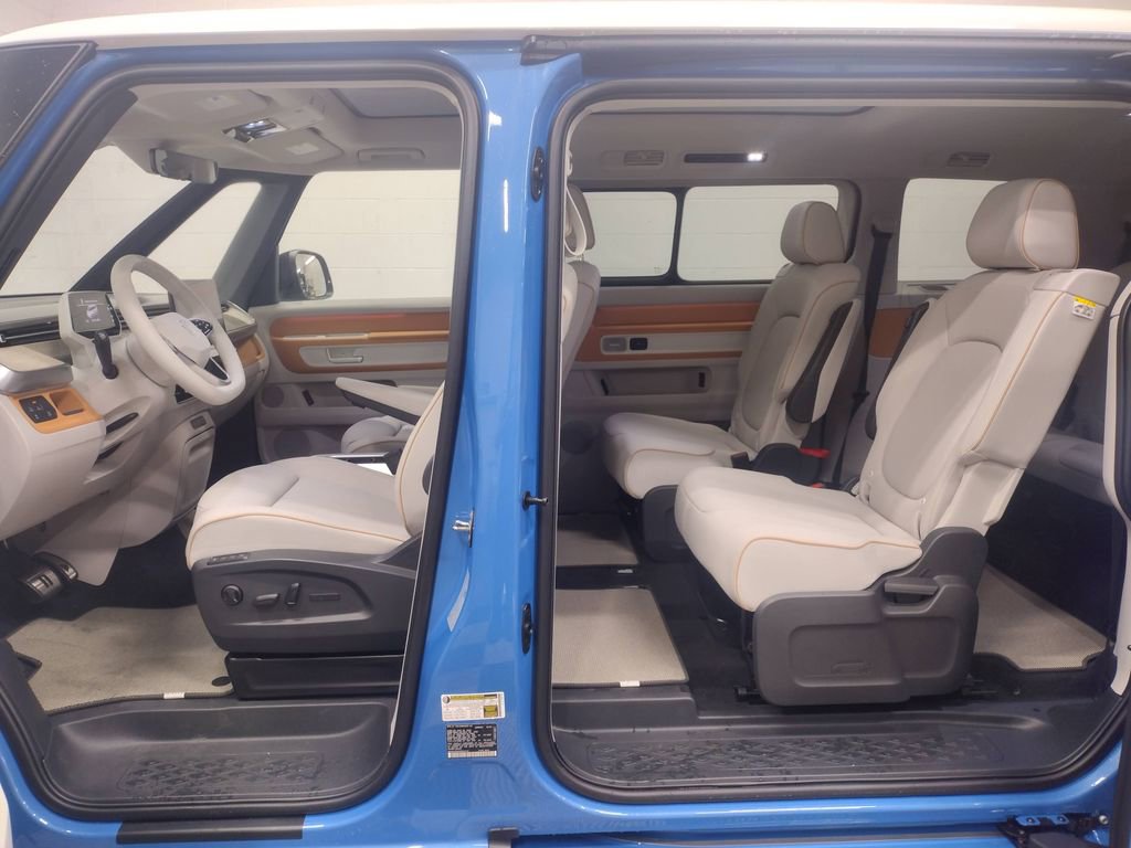 New 2025 Volkswagen ID. Buzz 1st Edition image 21
