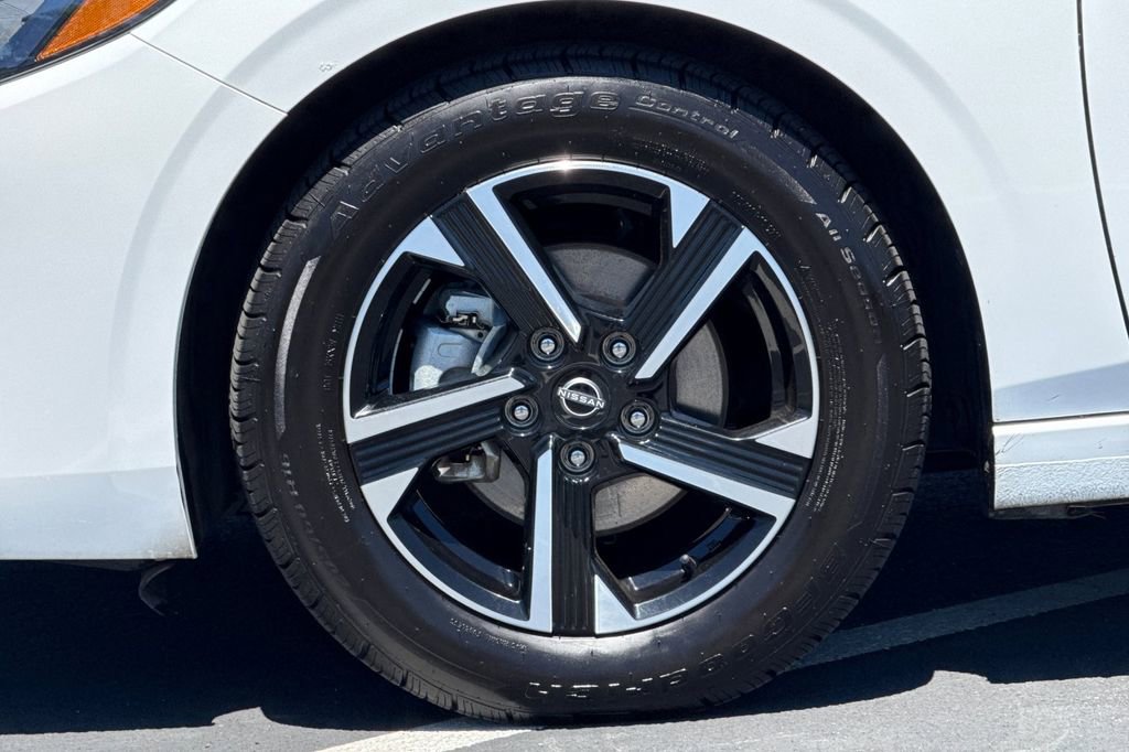 Used 2024 Nissan Sentra SV FWD image 14