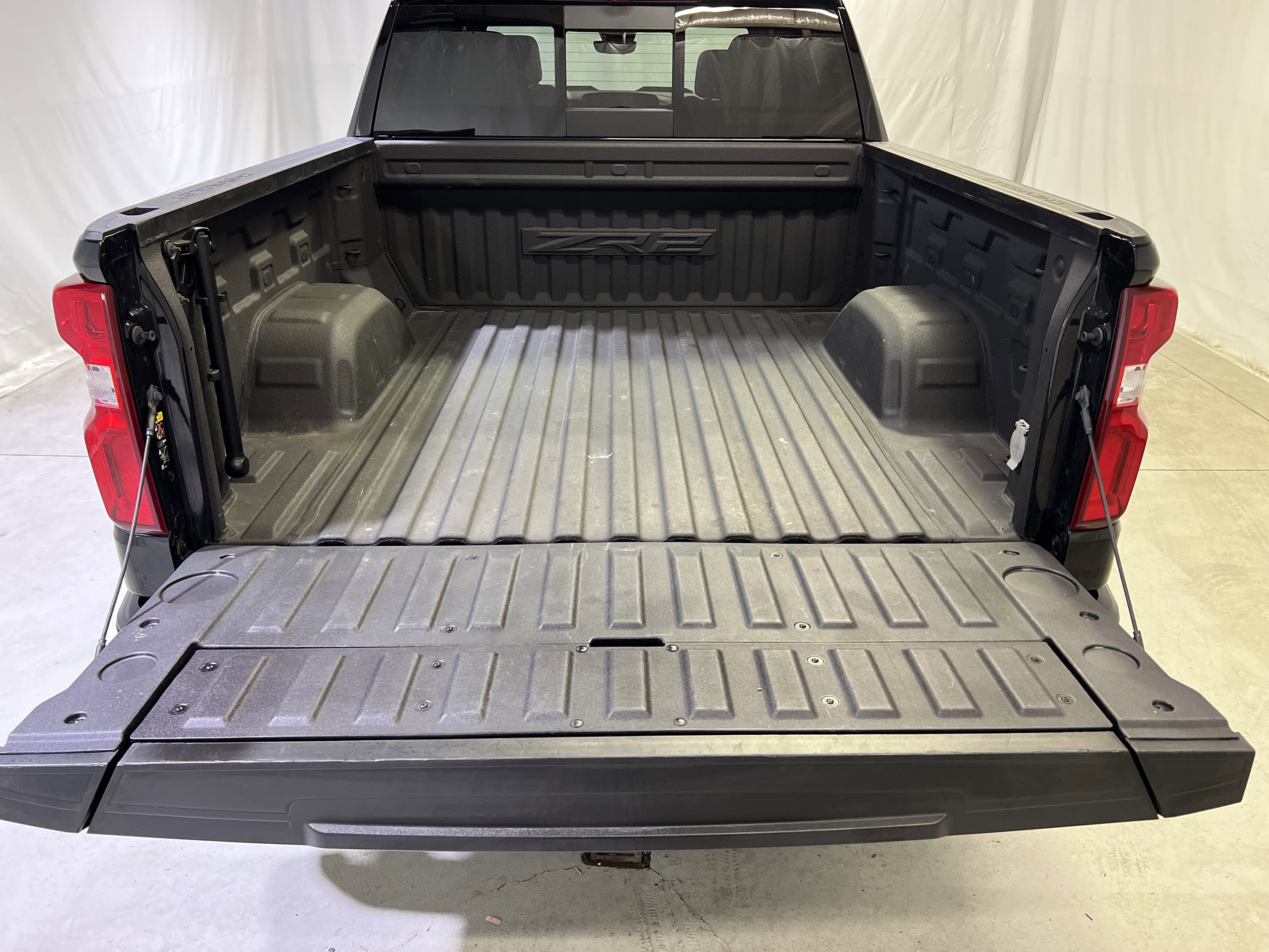 Used 2023 Chevrolet Silverado 1500 ZR2 w/ Technology Package AWD/4WD image 14