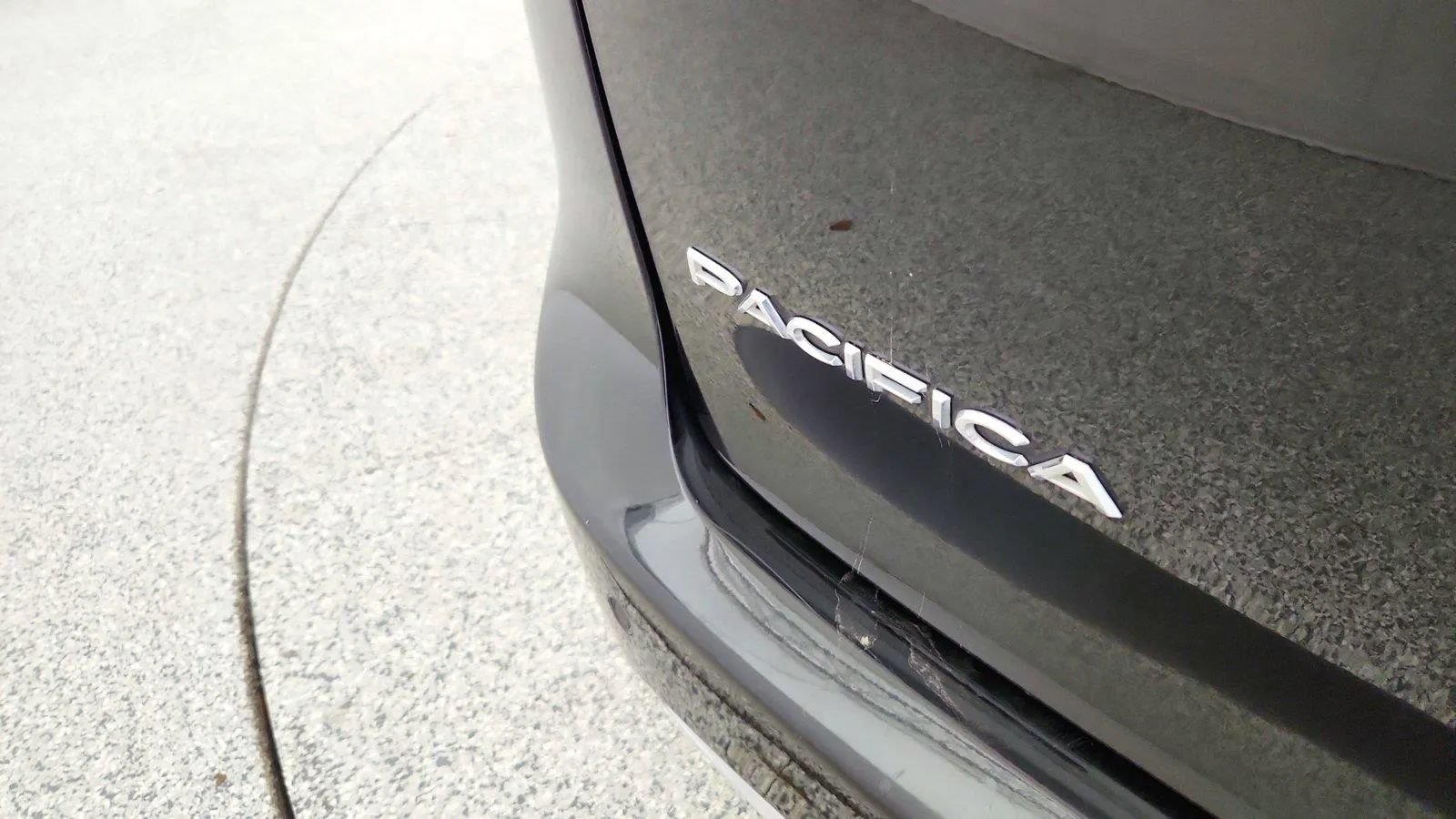 Used 2023 Chrysler Pacifica Touring-L FWD image 36