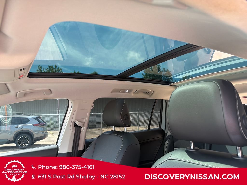 Used 2021 Volkswagen Tiguan SEL AWD/4WD image 26