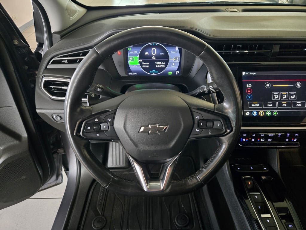 Certified 2023 Chevrolet Bolt EUV LT w/ Convenience Package FWD image 32