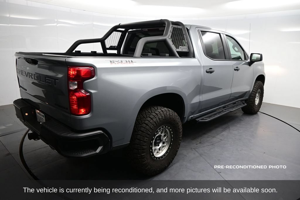 Used 2025 Chevrolet Silverado 1500 Custom Trail Boss w/ LPO, Dark Essentials Package AWD/4WD image 6
