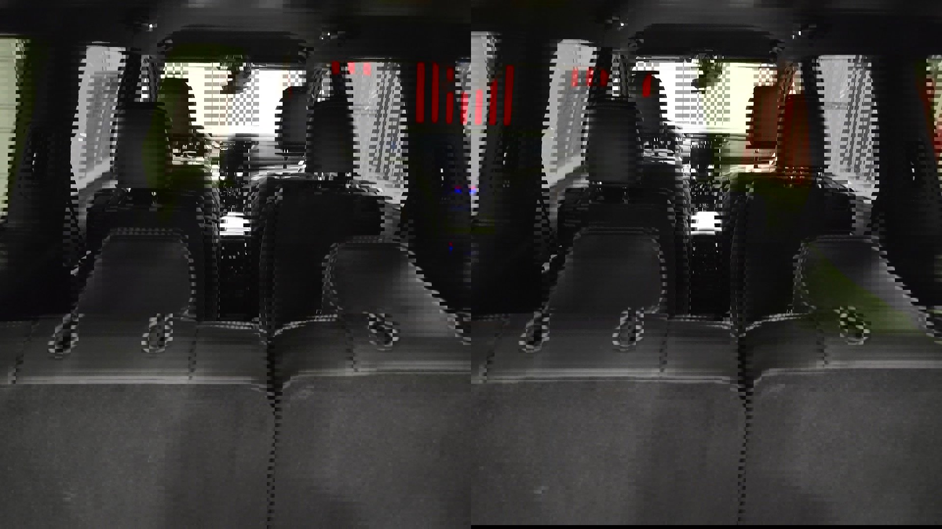 Used 2025 Jeep Grand Cherokee L Limited w/ Black Appearance Package image 11