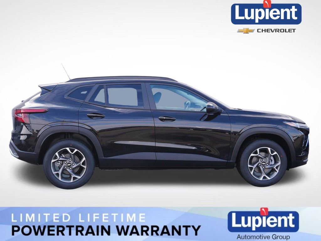 New 2026 Chevrolet Trax LT w/ Driver Confidence Package image 2