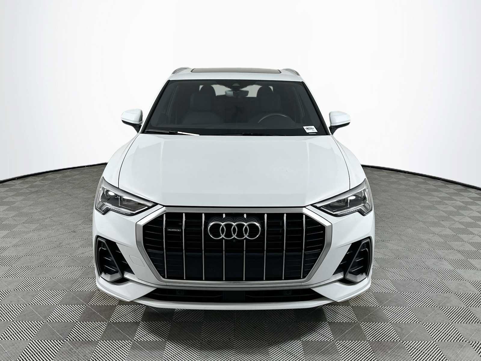 Certified 2023 Audi Q3 2.0T Premium Plus w/ Premium Plus Package AWD/4WD image 2