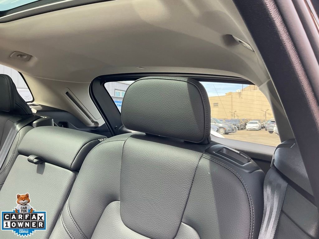 Used 2025 Volvo XC60 B5 Plus image 31