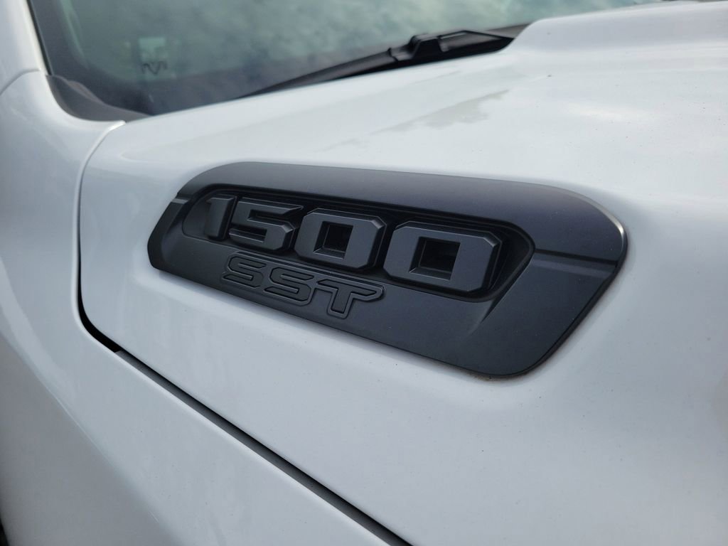 Used 2025 RAM 1500 Big Horn AWD/4WD image 8