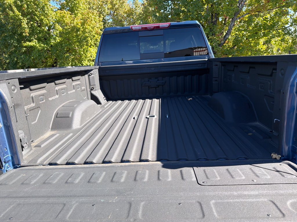 Used 2025 Chevrolet Silverado 2500 LTZ w/ LTZ Plus Package AWD/4WD image 9
