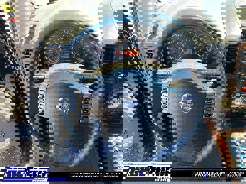 Used 2008 Nissan Titan LE w/ Tow Pkg image 12