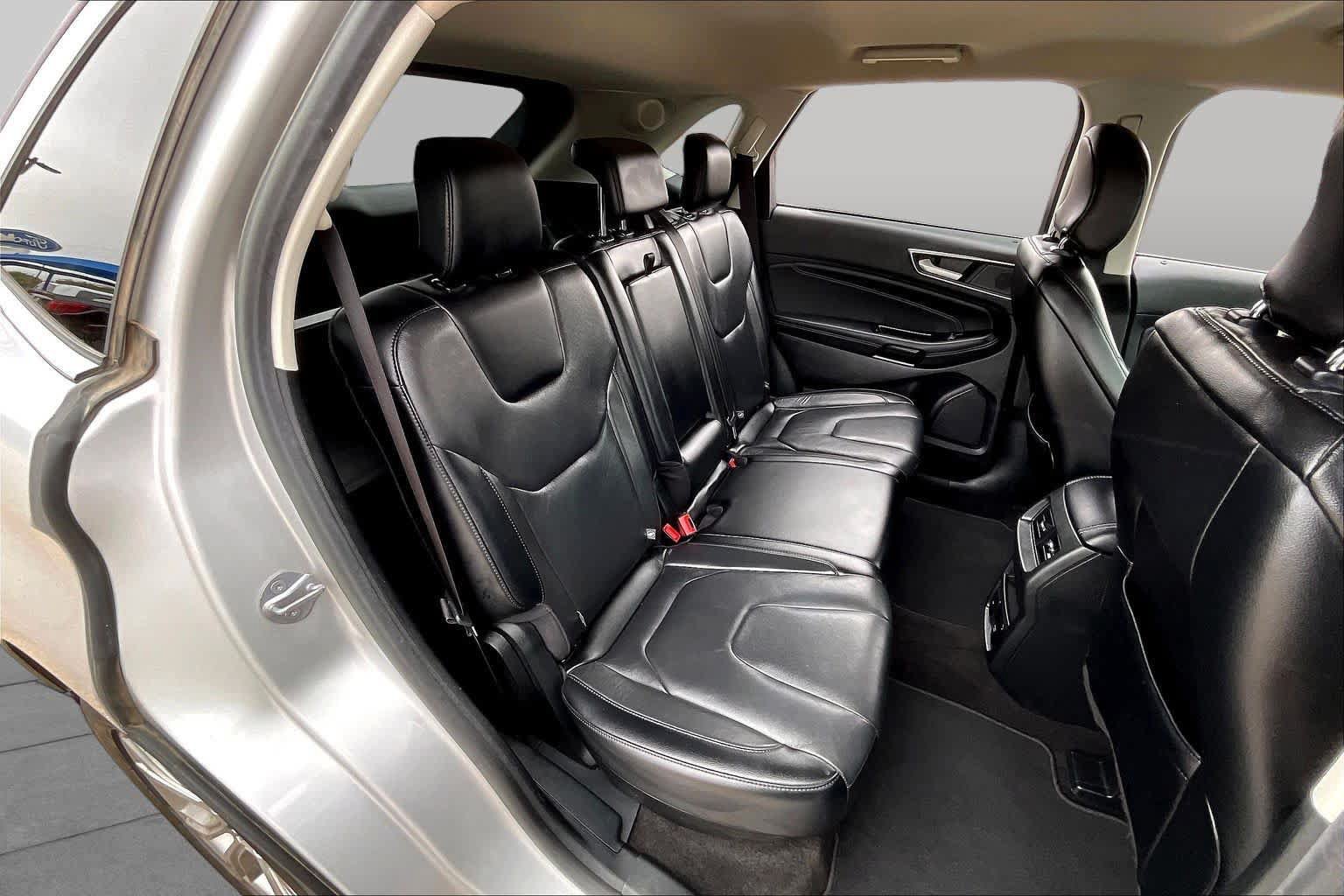 Used 2019 Ford Edge Titanium AWD/4WD image 19