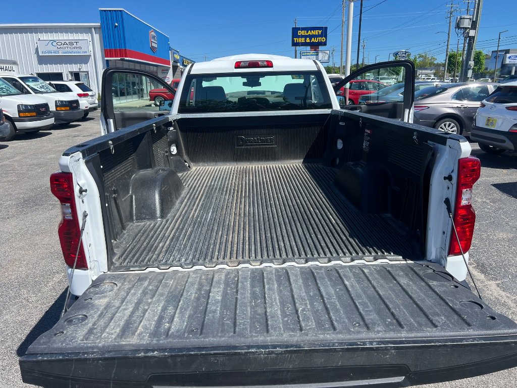 Used 2025 Chevrolet Silverado 1500 W/T image 10