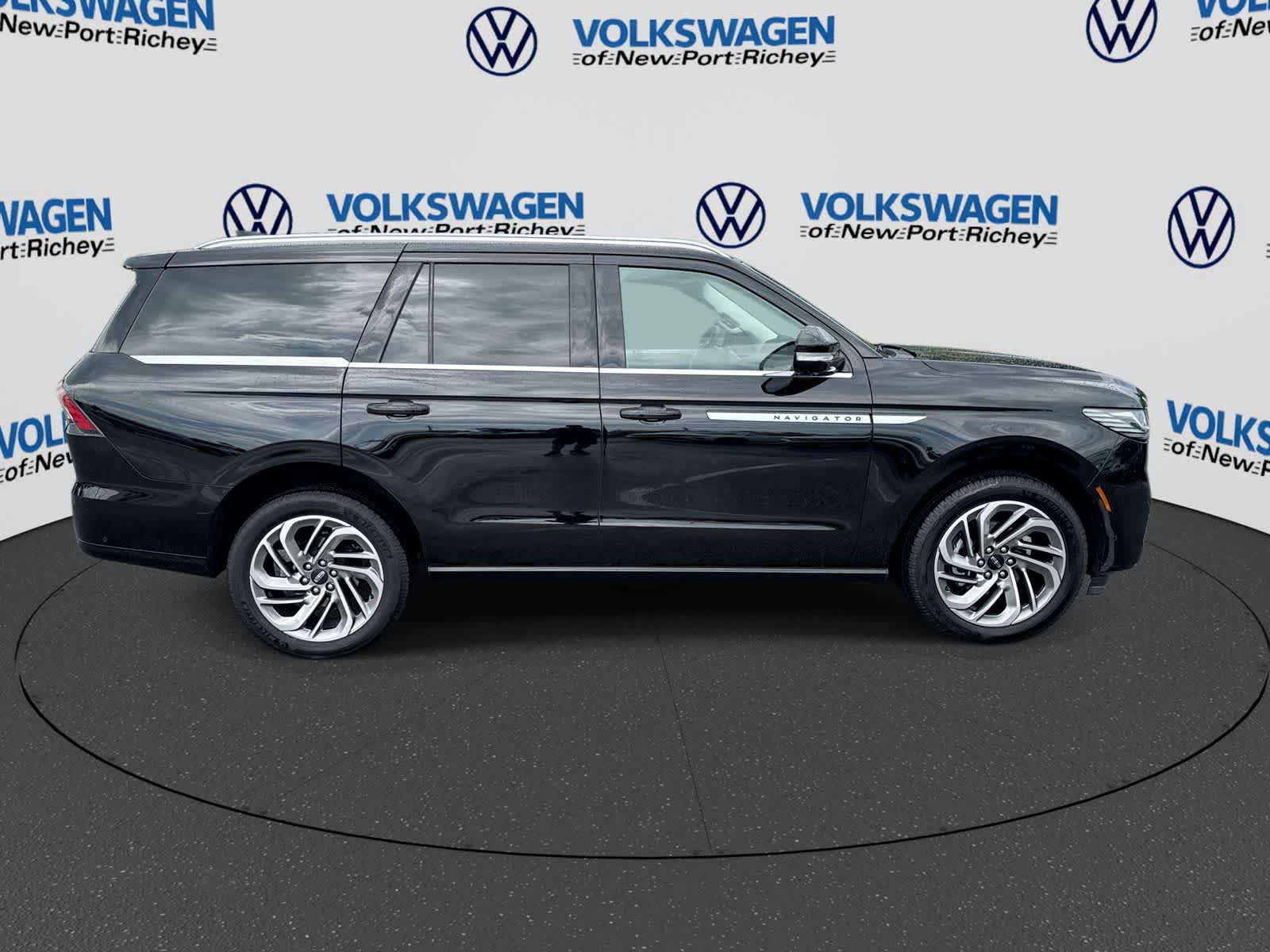 Used 2025 Lincoln Navigator Reserve AWD/4WD image 15