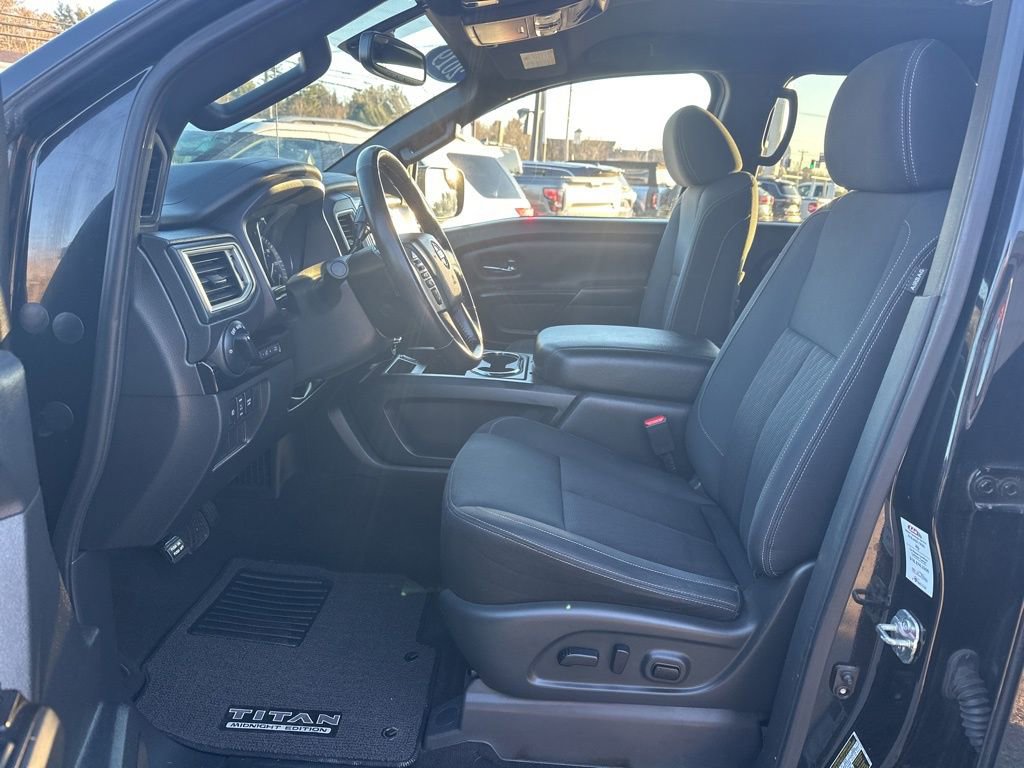 Used 2019 Nissan Titan SV w/ SV Convenience Package image 15