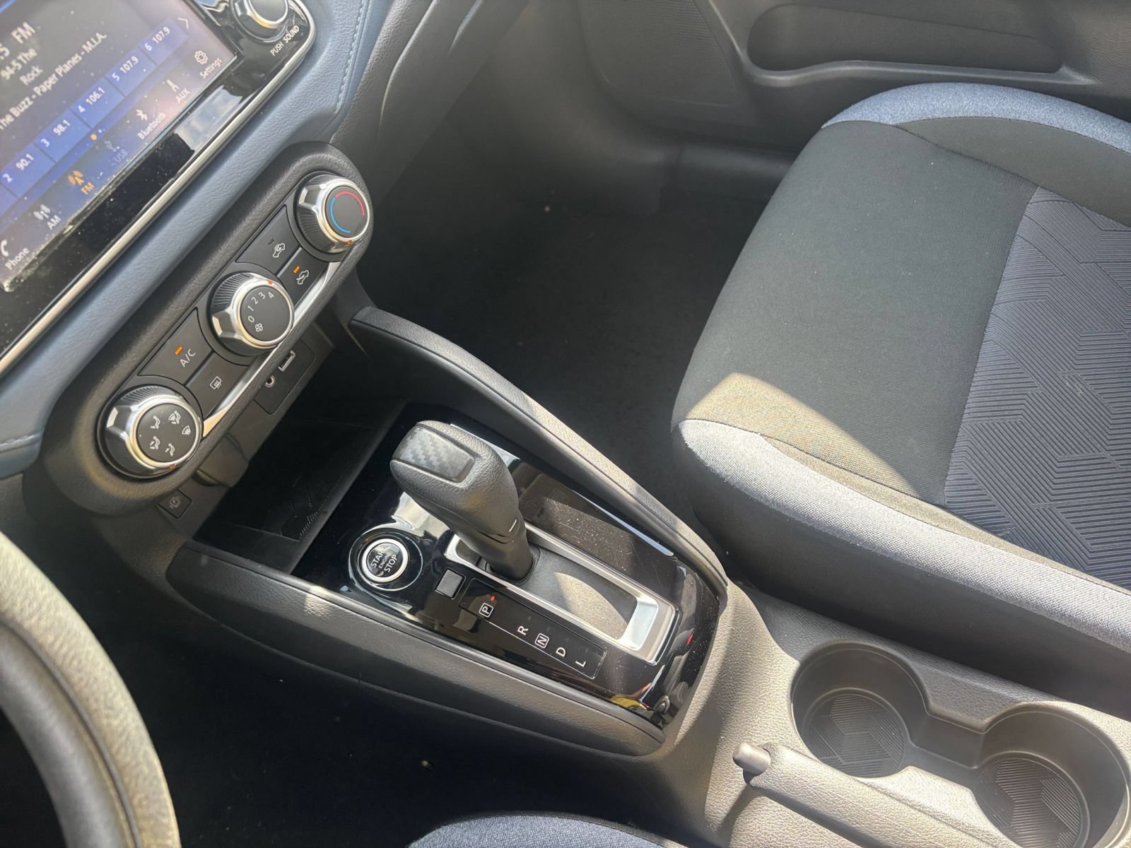 Used 2025 Nissan Versa SV FWD image 39