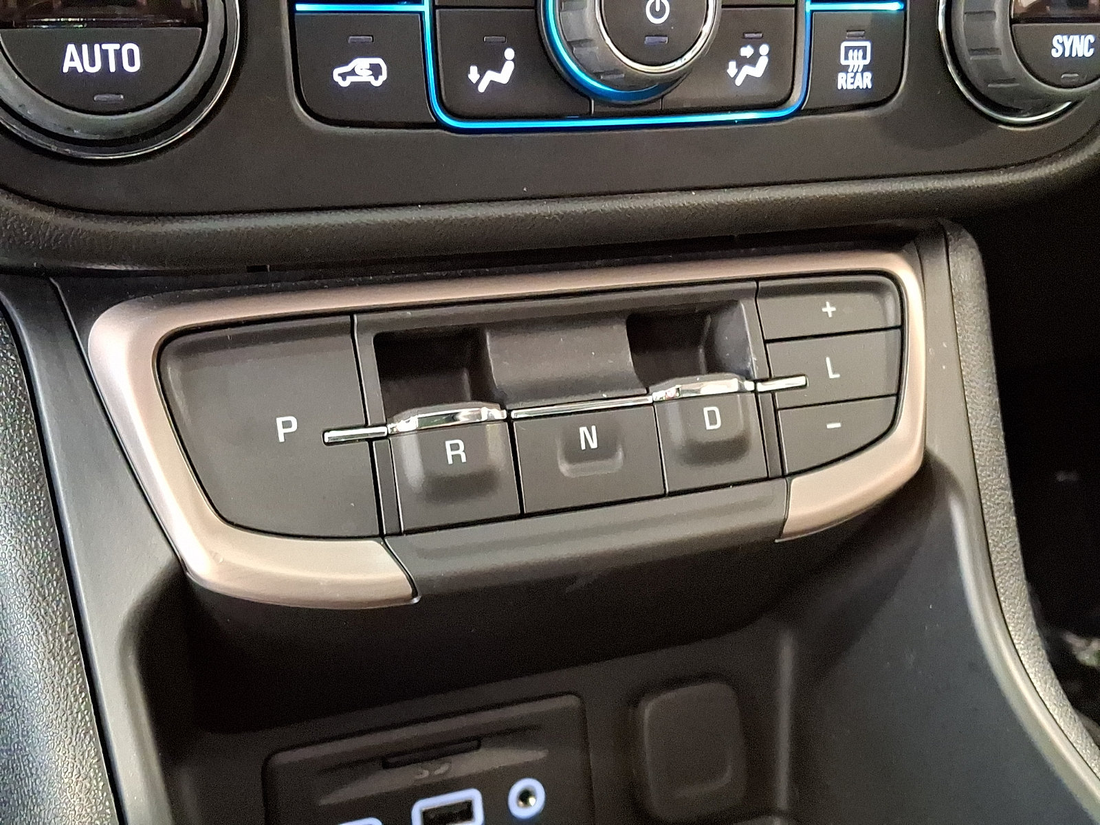 Certified 2023 GMC Terrain Denali w/ Denali Premium Package AWD/4WD image 24