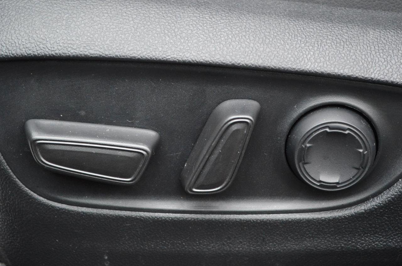 Used 2024 Toyota Sienna XSE AWD/4WD image 24