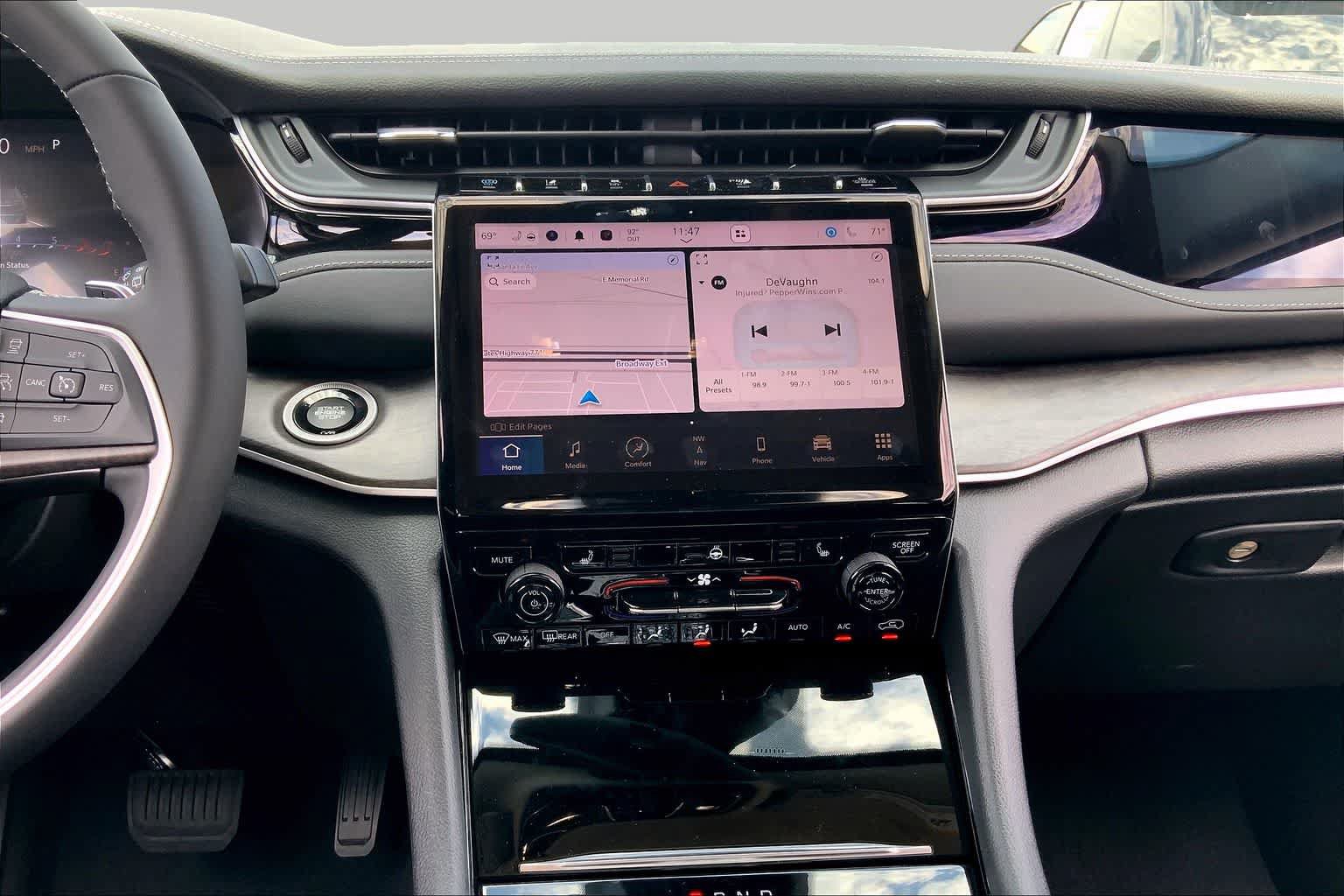 New 2023 Jeep Grand Cherokee 4WD 4xe image 6