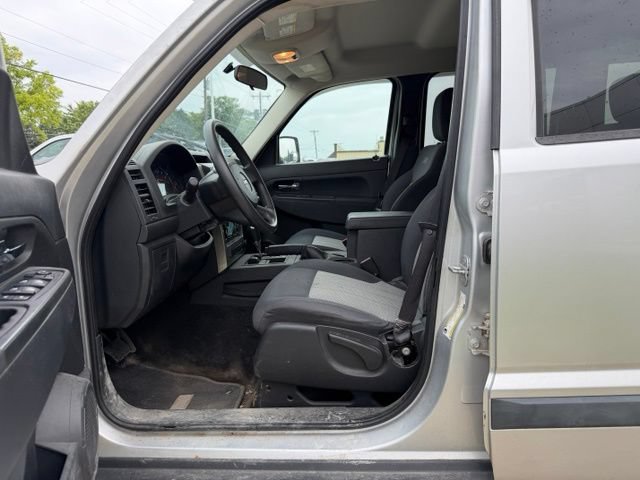 Used 2009 Jeep Liberty Sport w/ Popular Equipment Group AWD/4WD image 13