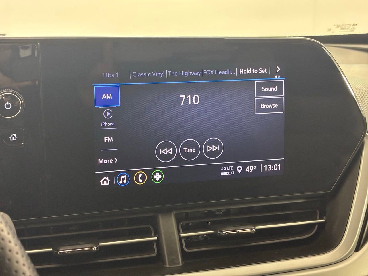 Used 2024 Chevrolet Trax RS w/ Driver Confidence Package image 14