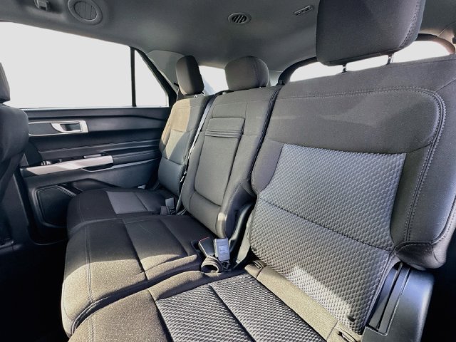 Used 2024 Ford Explorer XLT AWD/4WD image 28